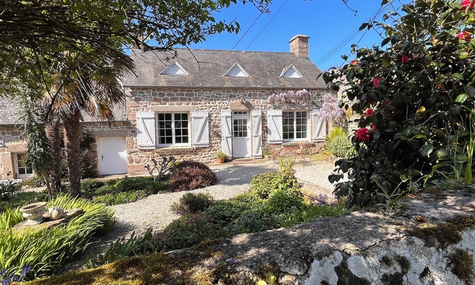 Saint-Pierre-Eglise House | Charming, quiet gîte near the Val de Saire beaches