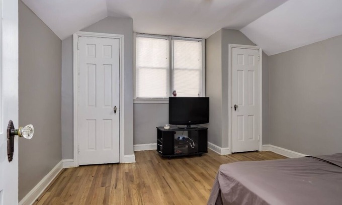Cascade Road House | Charming, recently renovated bungalow in historical Cascade