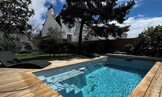 Saint-Nazaire House | Charming renovated house with swimming pool 100 m from the beach