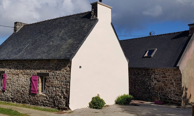 Crozon House | Charming renovated 3-room detached "Penty" with terrace, small garden and parking space