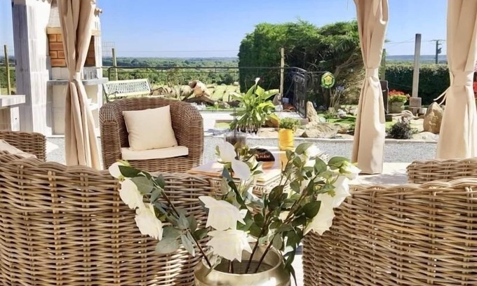 Brem Sur Mer Cottage | Charming Renovated Farmhouse with Private Garden, Near Fishing Pond, Trampoline, and BBQ