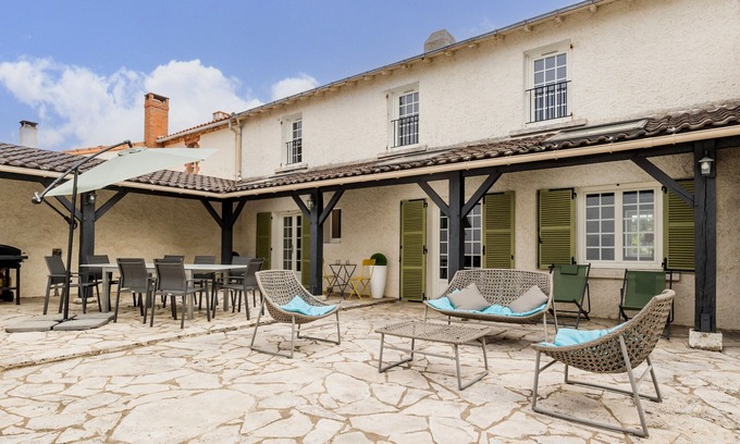 Le Bignon Cottage | Charming Renovated House Near Nantes with Garden, Terrace, and Family Amenities