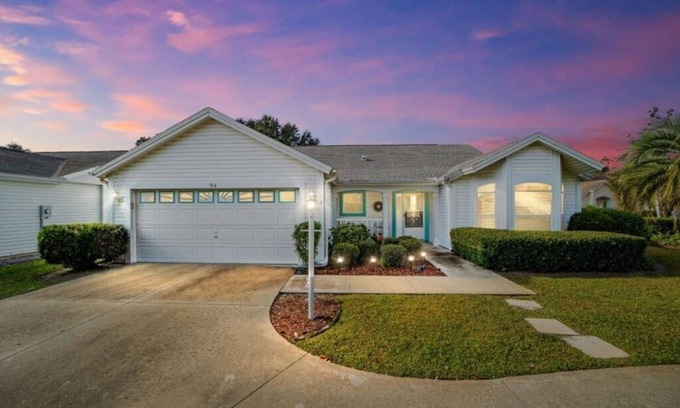The Villages House | Charming Rental located near dining, shopping and entertainment venues!