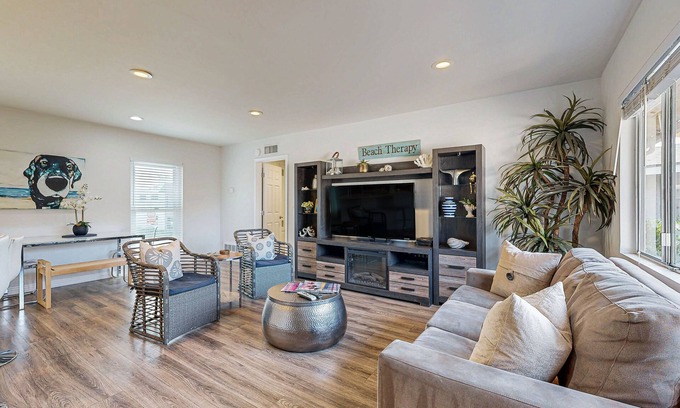 San Clemente Condo | Charming rental near the beach and 300 feet to Casa Romantica Cultural Center
