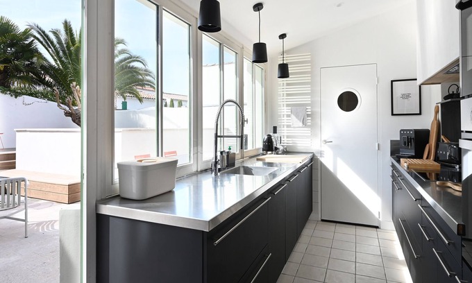 Saint-Martin-de-Re House | CHARMING RESIDENCE IN THE CENTER OF TOWN