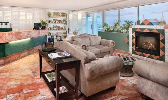 Pismo Beach Resort | Charming resort in superb Pismo Beach short walk to pier with WiFi, fitness room