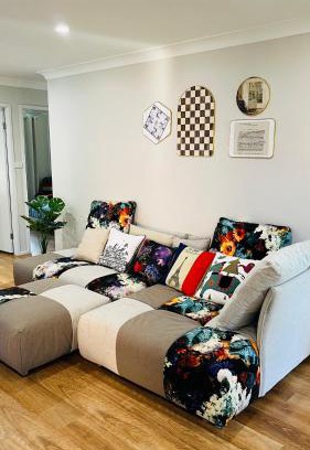 Dora Creek House | Charming Riverside Retreat sleep6