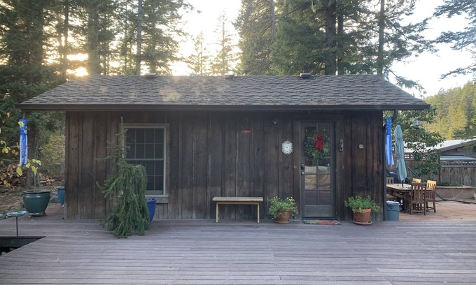 Gasquet Cabin | Charming riverside retreat