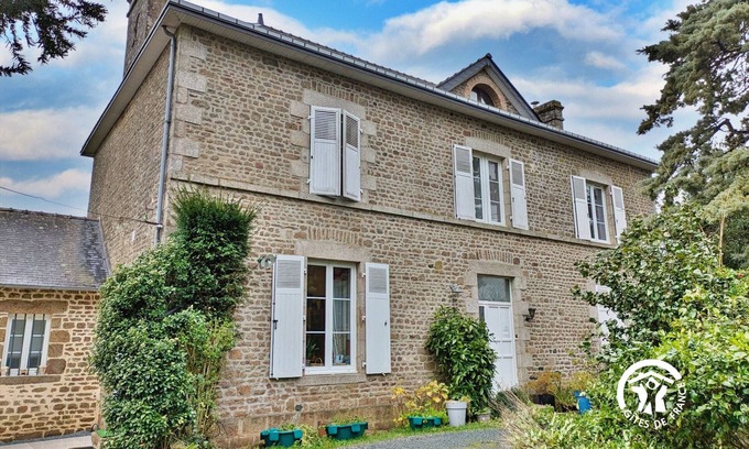 Niort-la-Fontaine Bed & Breakfast | Charming Room in Historic Village House Near Lassay-les-Châteaux