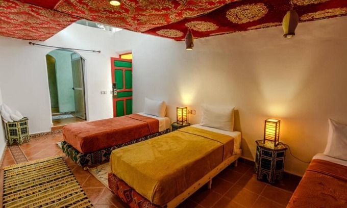 Fes El Bali House | Charming Room at riad in lovely Fès with AC