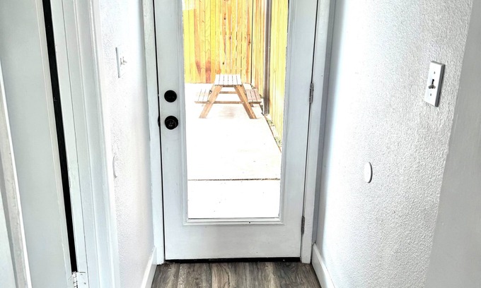 North Mountain House | Charming Room in a 3-bedroom house with Mountain View’s!