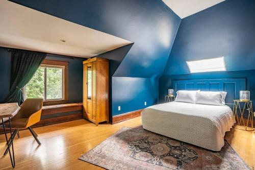 Broadway House | Charming Room in Capitol Hill - Foxglove Inn Rm 6