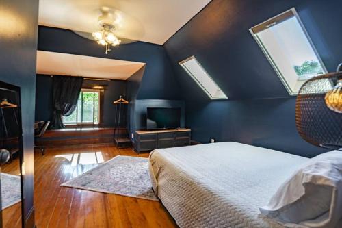 Broadway House | Charming Room in Capitol Hill - Foxglove Inn Rm 8