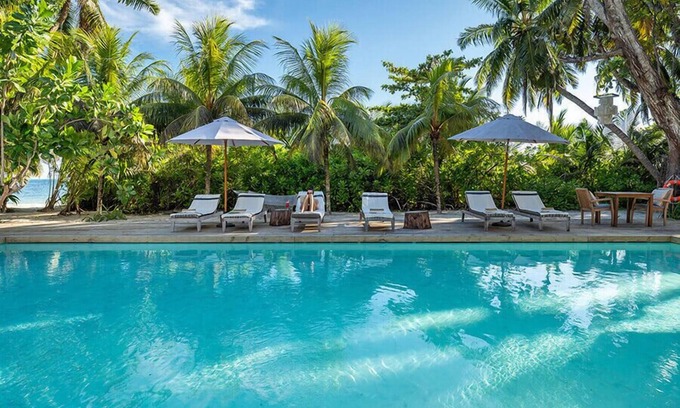 Glacis Apartment | Charming Room With Tropical Terrace