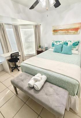 Sandalwood House | Charming Room1 in Cozy Jax House