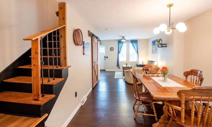 Lancaster House | Charming Row Home 5 Minutes from City Center