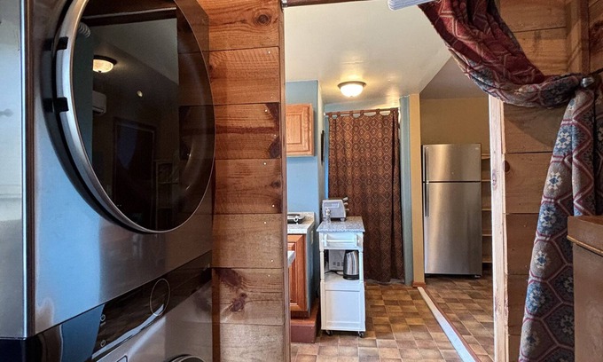 Hood River Apartment | Charming Rural Apartment on the Westside of Hood River Oregon