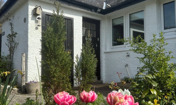 Taynuilt Cottage | Charming rural cottage, with stove & large garden overlooking Loch Awe, Argyll.