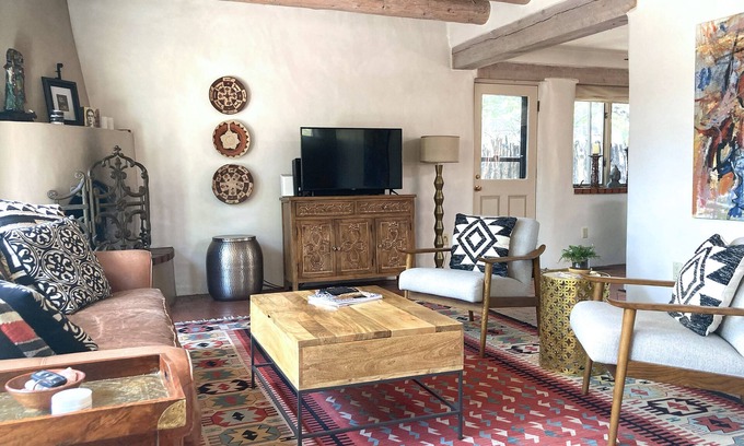 South Capitol Condo | Charming S. Capitol Condo - Walkable!