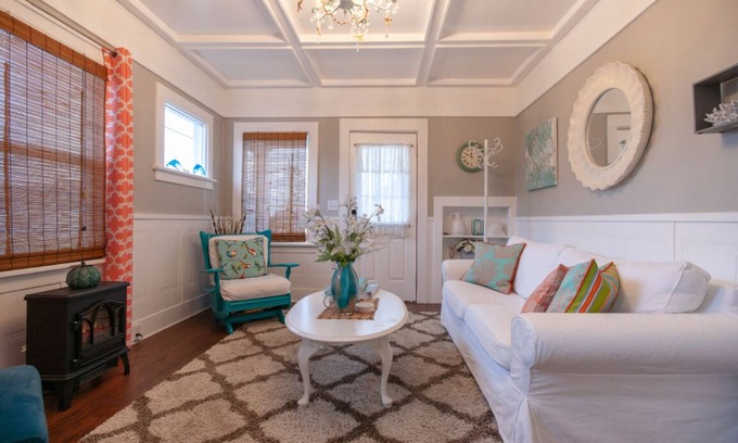 Port Angeles Cottage | Charming Seashell Cottage – Cozy, Stylish & Close to Everything!