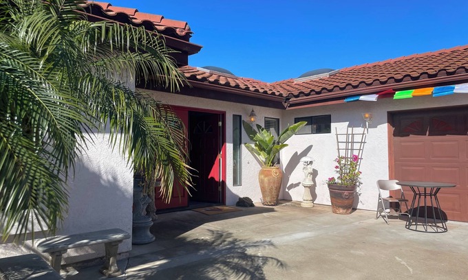 Loma Alta House | Charming Shared 1-bedroom with WiFi and AC in Oceanside Near Beach