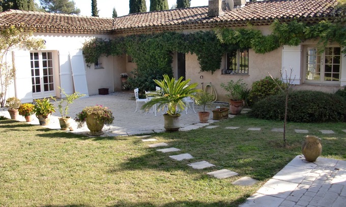 La Grand-Chile Villa | Charming single-storey house, beautiful garden, large swimming pool, very quiet area.