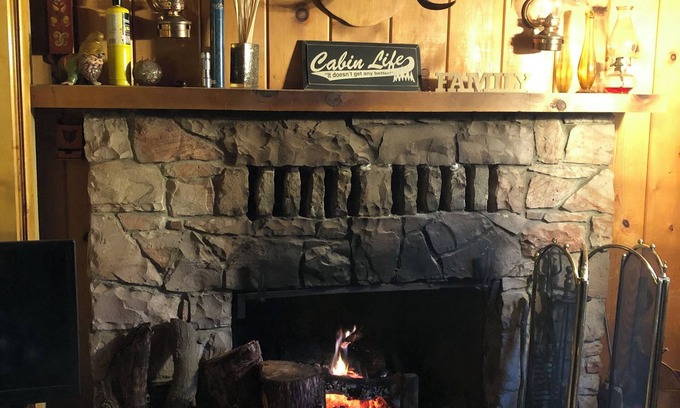 Mi-Wuk Village Cabin | Charming Ski cabin with WiFi near Dodge Ridge, great for family or small group.