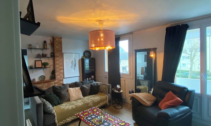 Le Bas Vaucelles Apartment | Charming, spacious apartment with free parking spaces