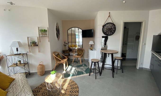Le Chateau-d'Oleron Apartment | Charming studio just steps from the beach and town center – Ideal for a relaxing stay