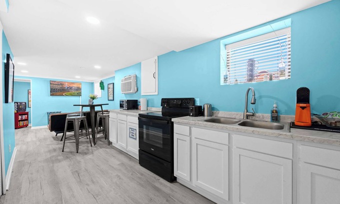 Merriwether Apartment | Charming Stay | Bottom Unit in Lou’s Arts District