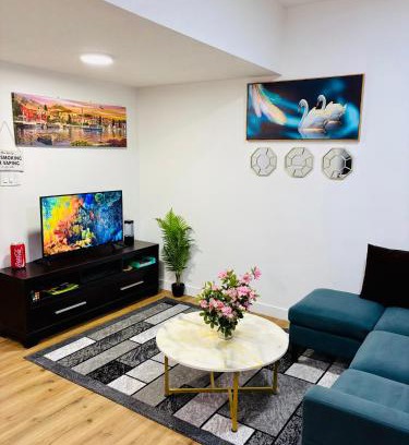 West Edmonton Apartment | Charming Stay & Cozy Retreat by Bansari Homes in Edmonton- YEG