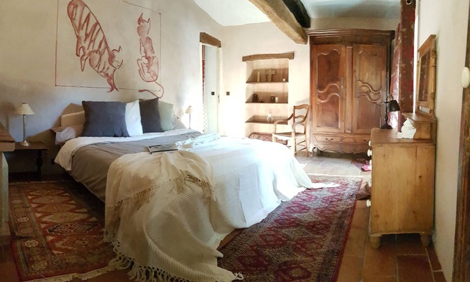 Saint-Jeannet House | Charming stone house by the river