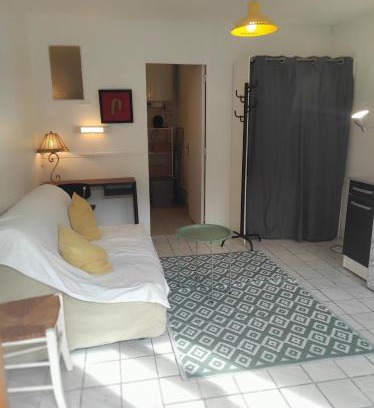 Boulevard des Poilus Apartment | Charming studio!