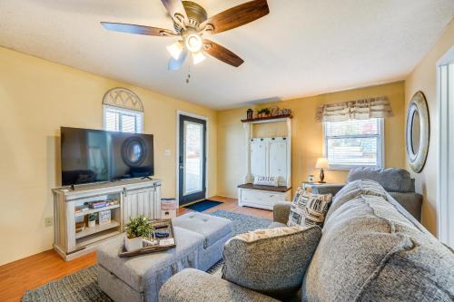 Berryville Apartment | Charming Studio Home 12 Mi to Eureka Springs!