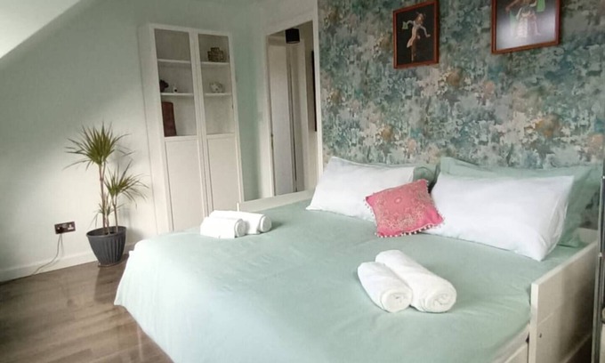 Latchmere Apartment | Charming studio in Battersea