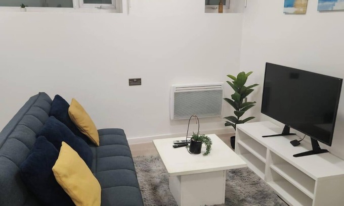 Golders Green Apartment | Charming Studio in Central London