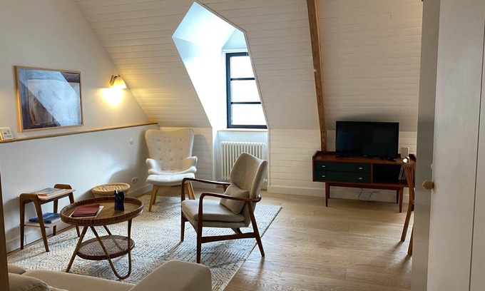 Sauzon Apartment | Charming studio in Sauzon with WiFi and port view