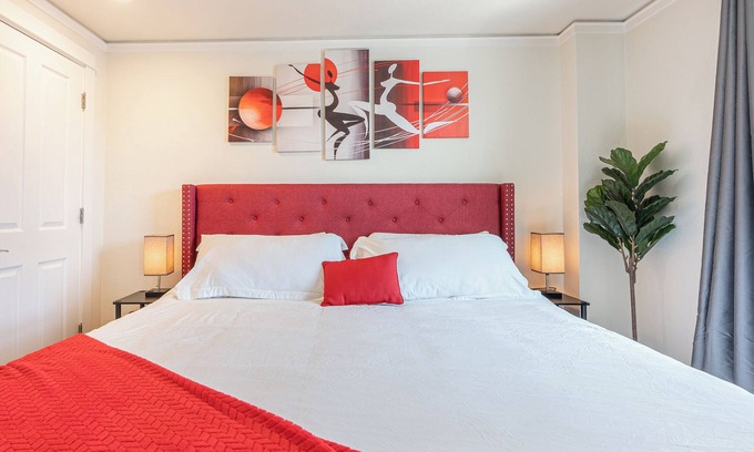 Downtown Eugene Apartment | Charming Studio Near University of Oregon with Fast Wi-Fi and Parking!