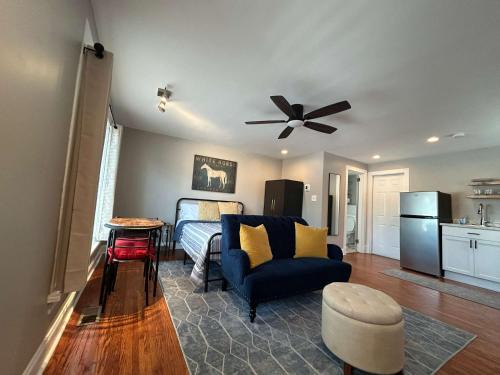 Bonnycastle Apartment | Charming Studio Stay in Vibrant Highlands Area