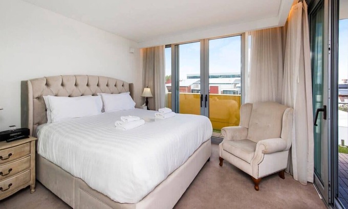 Northbridge Apartment | Charming Studio with City Views
