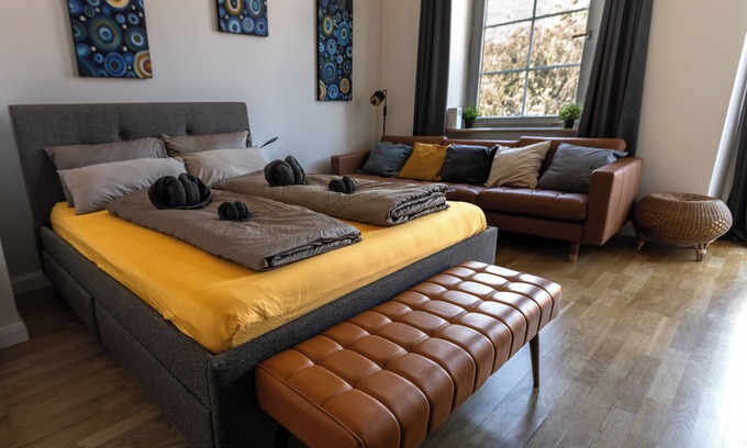 Heidelberg City Centre Apartment | Charming studio with AC, balcony and view of the Castle - Walk to Everything.