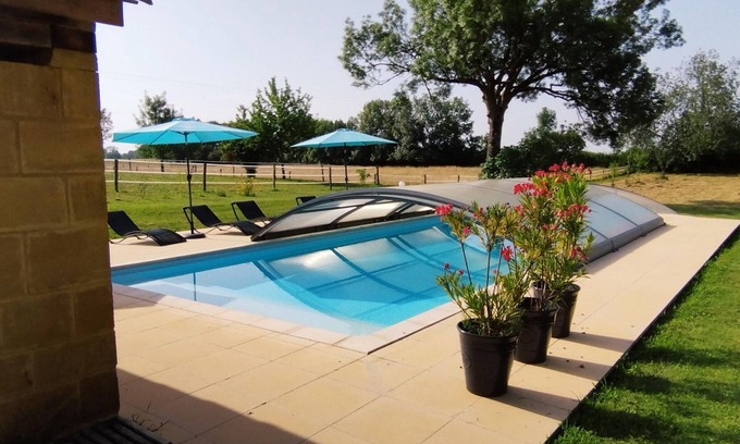 Naussannes Apartment | Charming Studio with Pool Access, Private Pond, and Scenic Garden Views