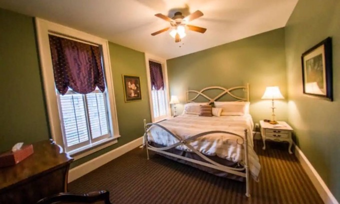 Glendale Apartment | Charming suiteThe Van Cleve-King bed-Spacious