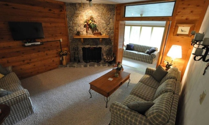 Seven Springs House | Charming Swiss Mountainn Condo at 7 Springs Resort