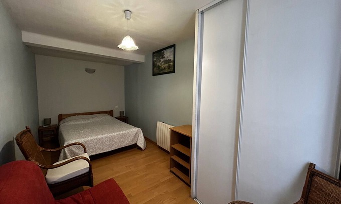 La Roche-Posay Apartment | Charming T2 with WIFI and parking in central La Roche-Posay