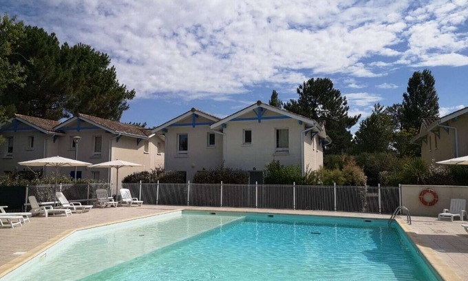 Le Verdon-sur-Mer House | Charming T3 House in Residence with Swimming Pool