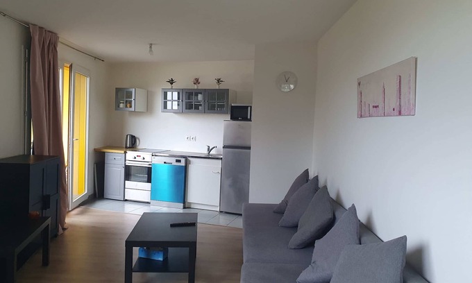 Villejuif Apartment | Charming T3 with balcony near Paris