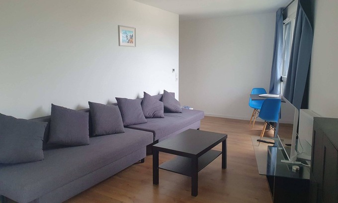 Villejuif Apartment | Charming T3 with parking near Paris