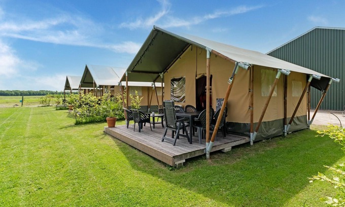 Zwiggelte House | Charming tent lodge in Drents Landschap with balcony