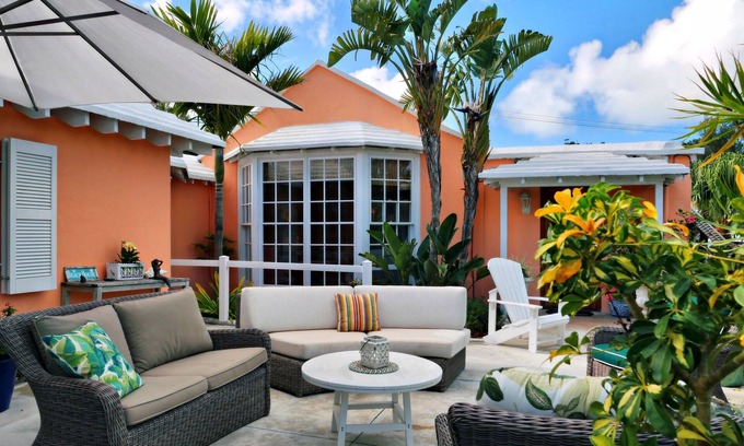 Warwick House | CHARMING THREE BEDROOM COTTAGE AT MARLEY BEACH, WARICK